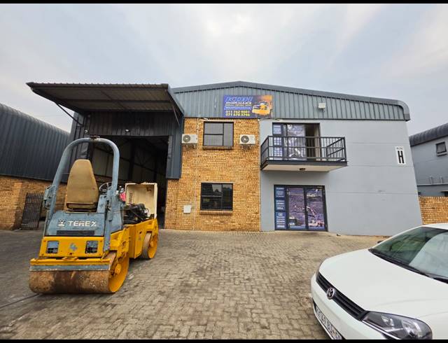 720M² WAREHOUSE TO LET IN RAND LEASE